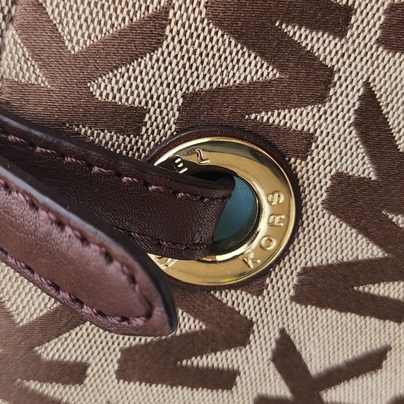 MICHAEL KORS Coated Canvas Monogram Bucket Handbag Tote Shoulder Bag - Picture 8 of 10